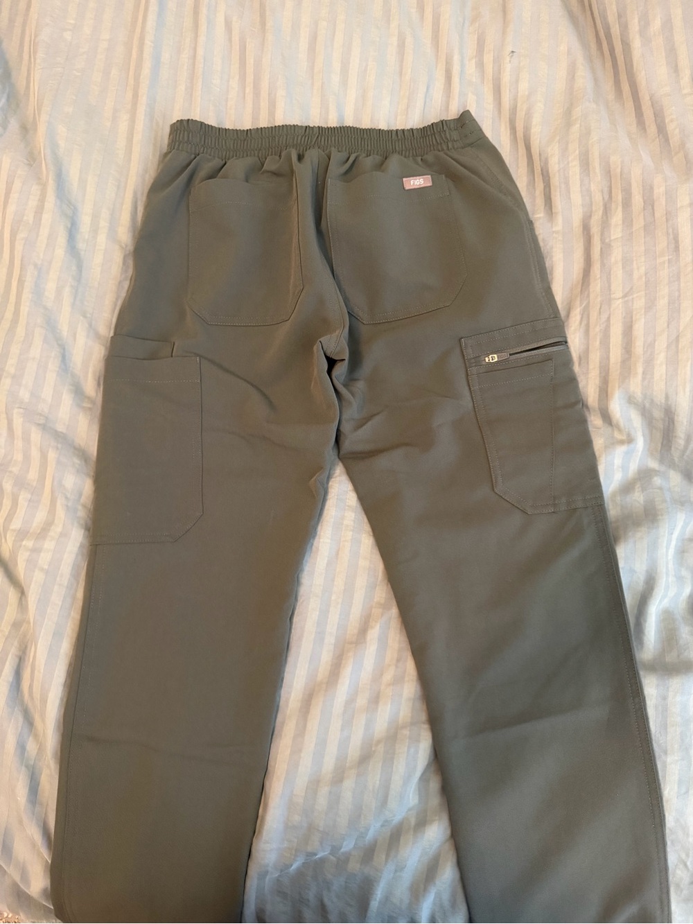 FIGS Women's Yola Skinny Scrub Pants Moss Green (unsure of color) - Picture 2 of 3